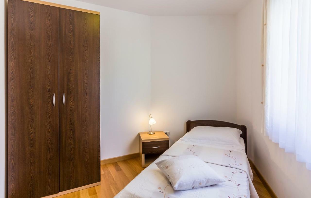 Apartman Kp Medulin Exteriér fotografie